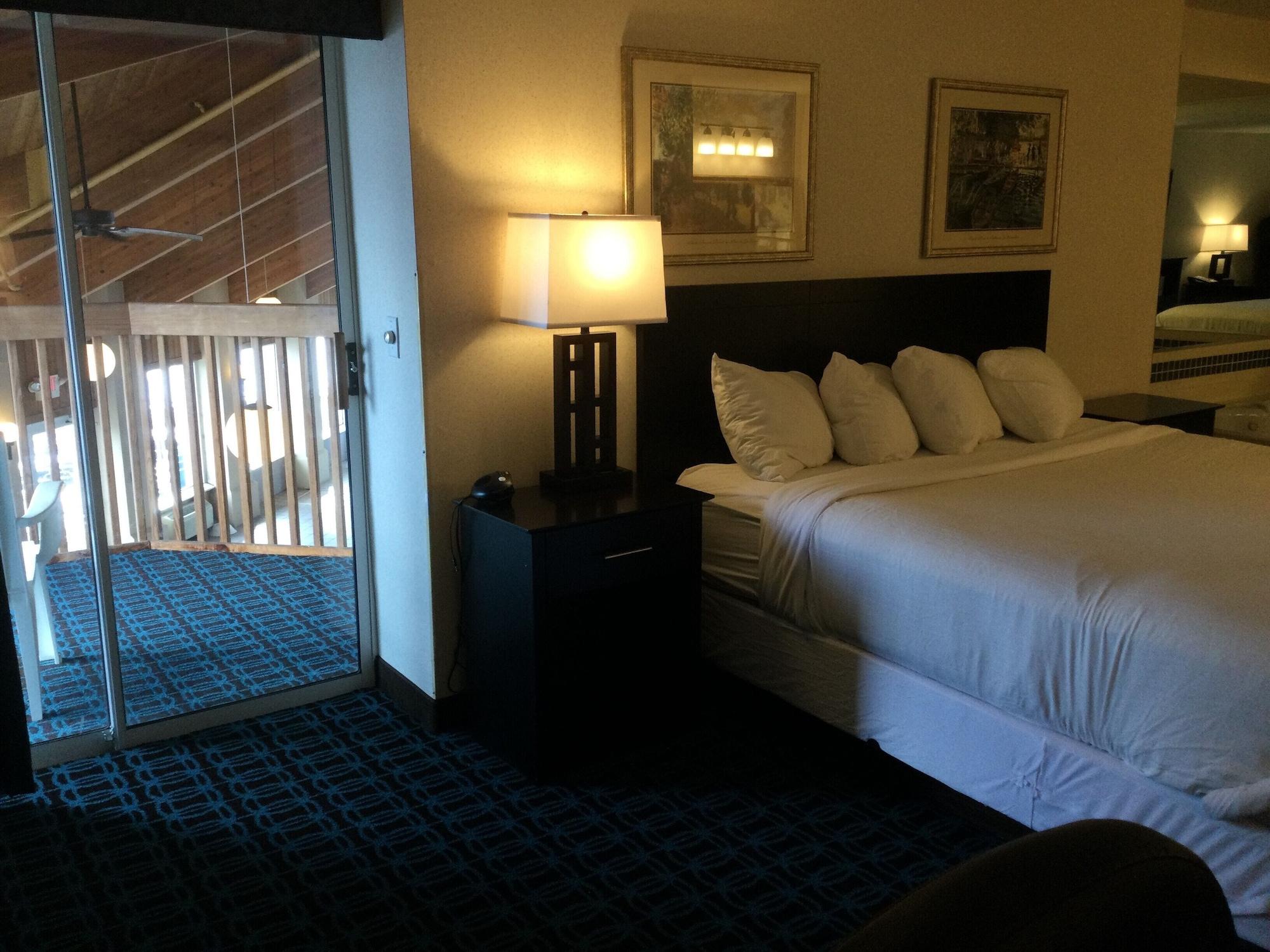 Baymont By Wyndham Howell/Brighton Bagian luar foto