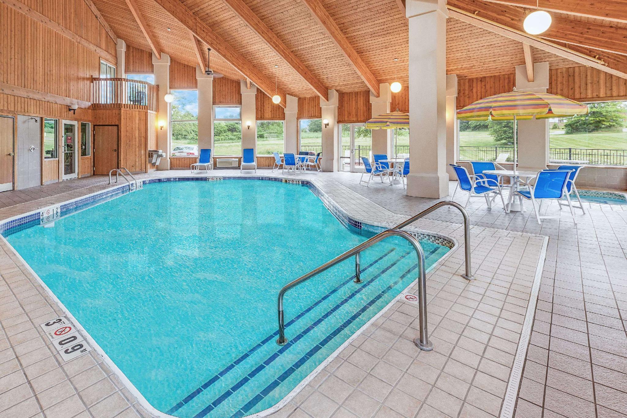 Baymont By Wyndham Howell/Brighton Bagian luar foto